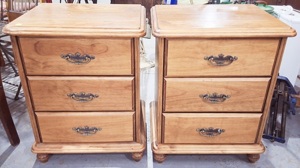 Lot 231 - BEDSIDES