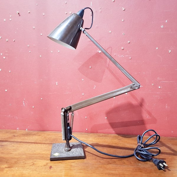 Lot 305 - PLANET LAMP