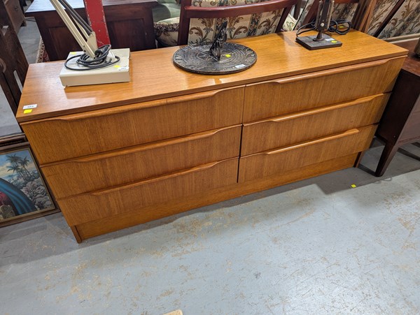 Lot 303 - SIDEBOARD