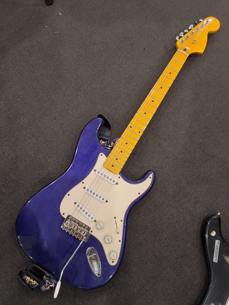 Lot 1216 - STRATOCASTER GUITAR