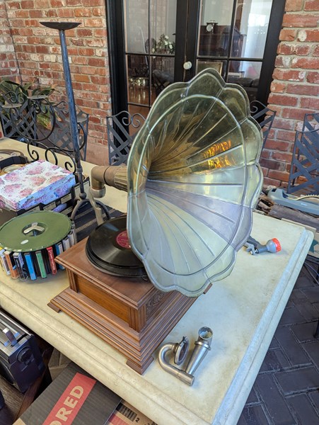 Lot 190 - GRAMOPHONE
