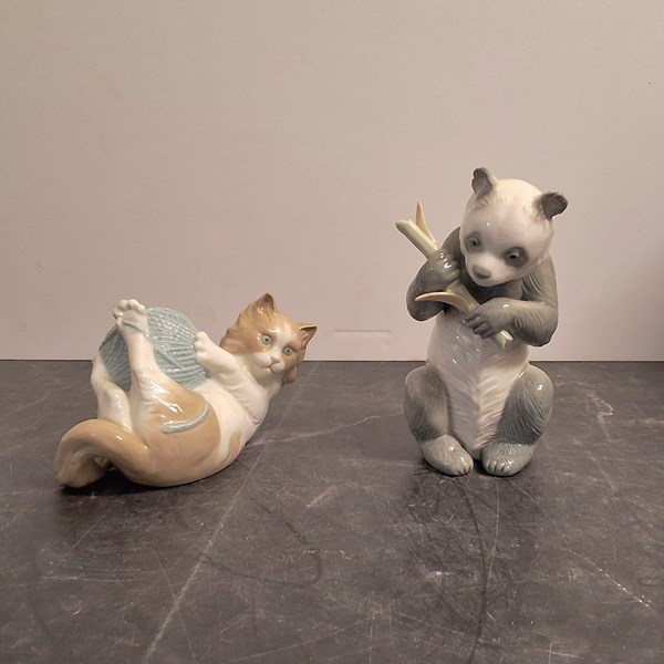 Lot 1178 - NAO FIGURES