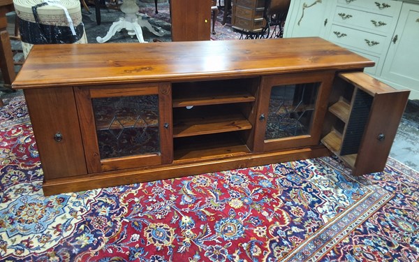 Lot 155 - ENTERTAINMENT UNIT