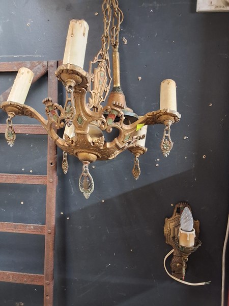 Lot 228 - LIGHTING