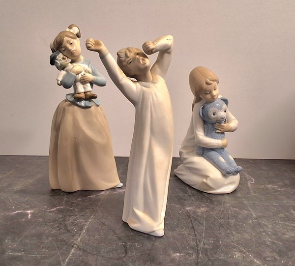 Lot 1227 - PORCELAIN FIGURES