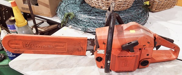 Lot 433 - CHAINSAW