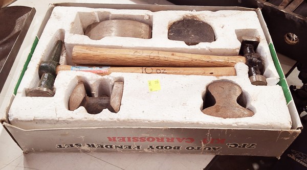 Lot 295 - AUTO BODY FENDER SET