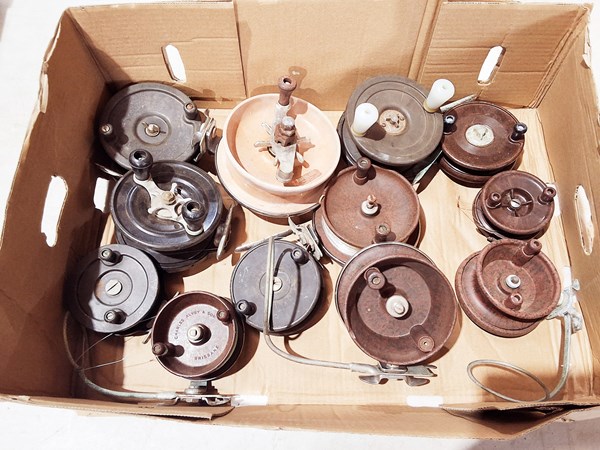 Lot 259 - FISHING REEL LOT