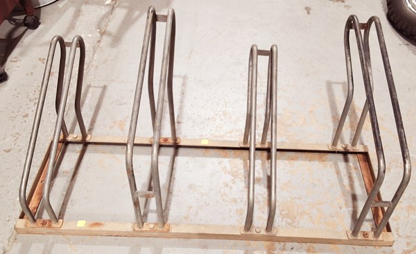 Lot 268 - CYCLE RACK