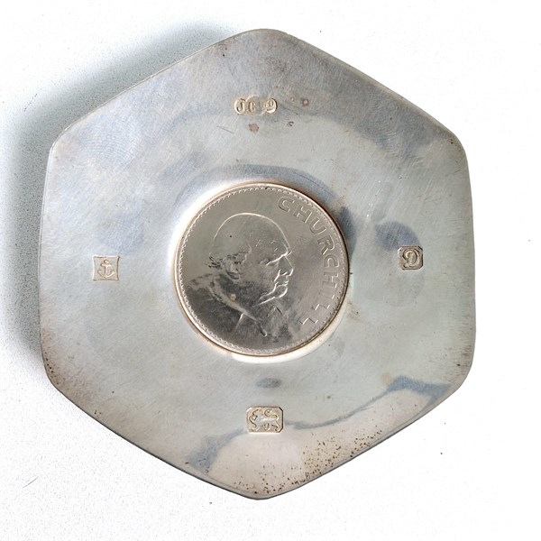 Lot 1060 - SILVER DISH