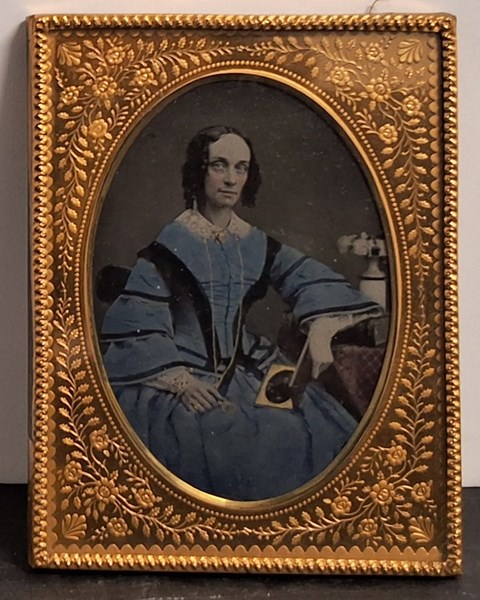 Lot 1055 - AMBROTYPE