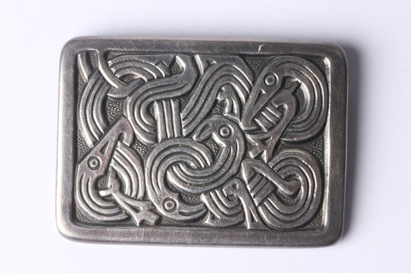 Lot 1007 - SILVER BROOCH