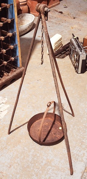 Lot 278 - CAMPING TRIPOD