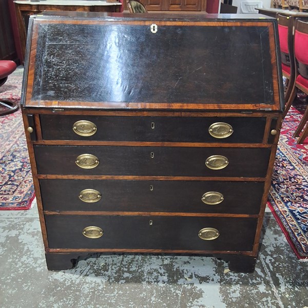 Lot 15 - WRITING BUREAU