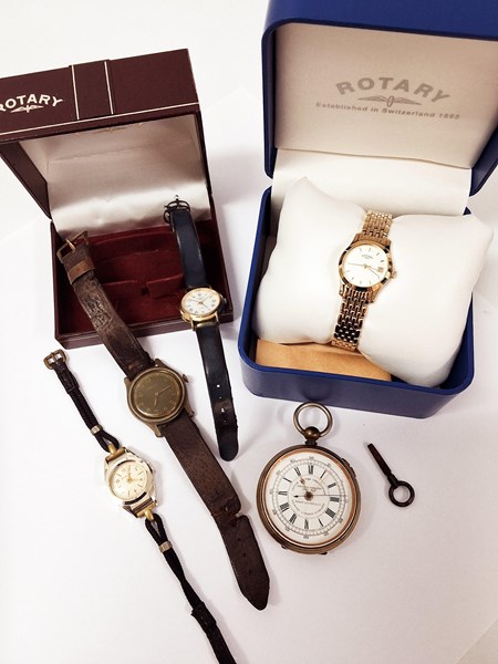 Lot 1043 - WATCHES