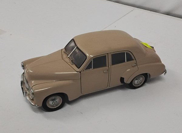 Lot 1289 - MODEL HOLDEN