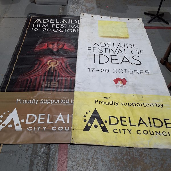 Lot 399 - VINYL BANNERS