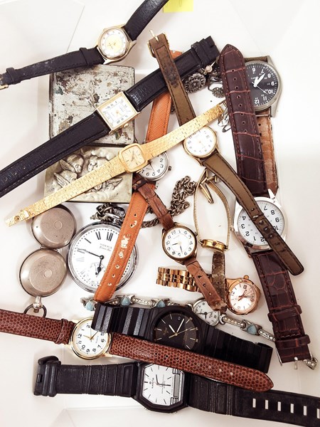 Lot 1085 - WATCHES