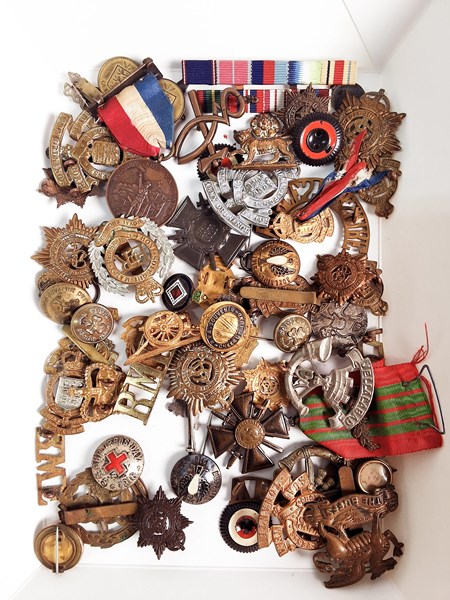 Lot 1068 - MILITARIA