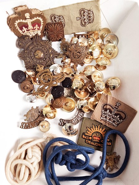 Lot 1084 - MILITARIA