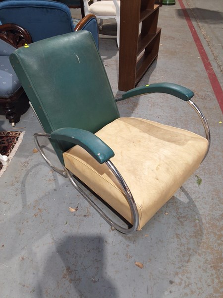 Lot 332 - ARM CHAIR