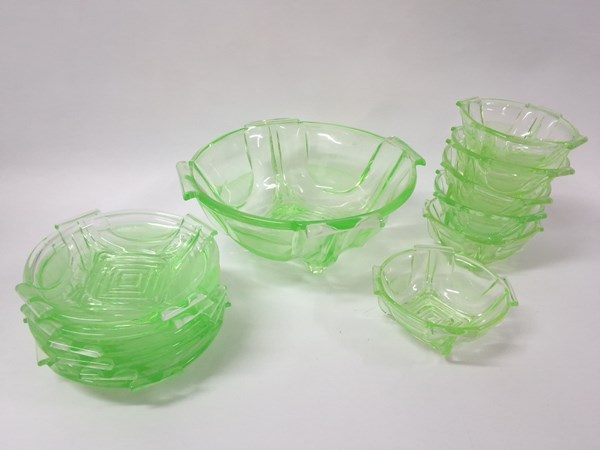 Lot 1197 - URANIUM GLASS