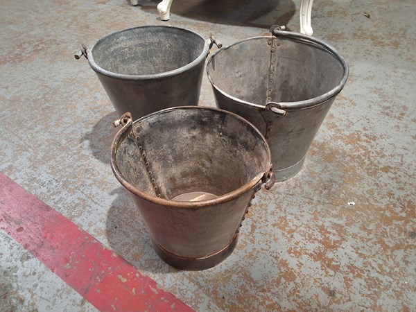 Lot 209 - BUCKETS