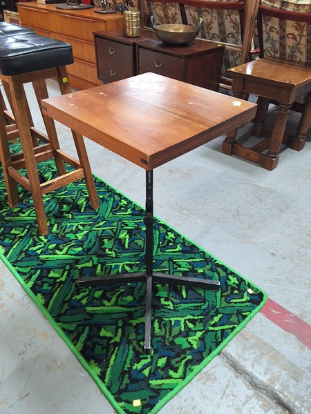 Lot 272 - SIDE TABLE