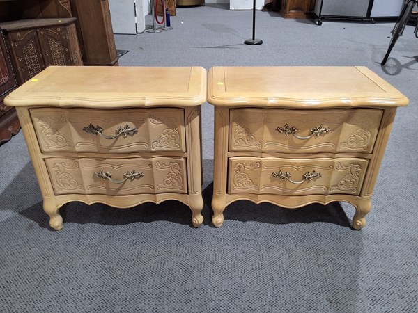 Lot 359 - BEDSIDES