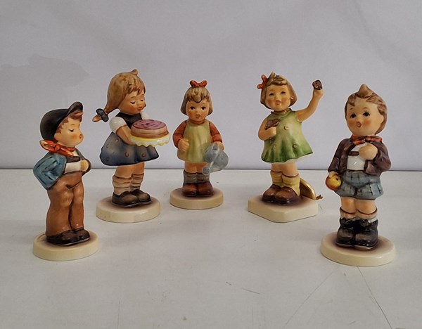 Lot 1134 - HŬMMEL FIGURES