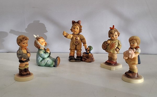 Lot 1140 - HŬMMEL FIGURES