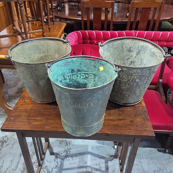 Lot 135 - BUCKETS