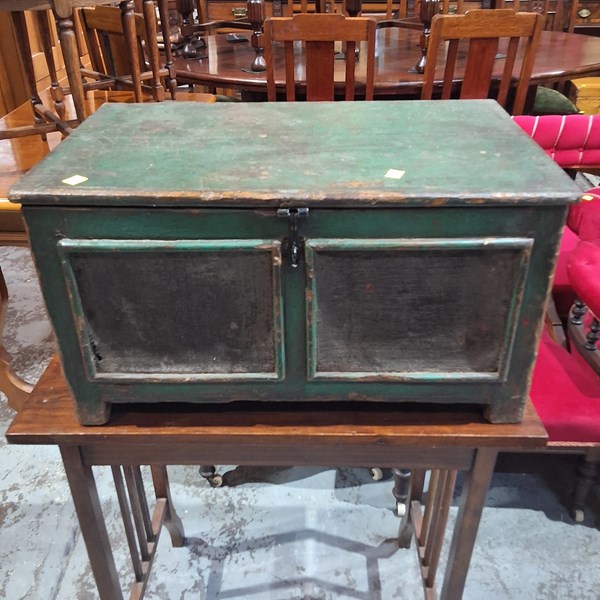 Lot 116 - TRUNK
