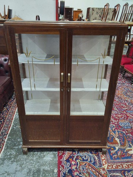 Lot 157 - DISPLAY CABINET