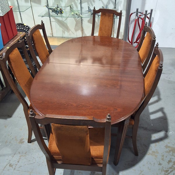 Lot 349 - DINING SUITE