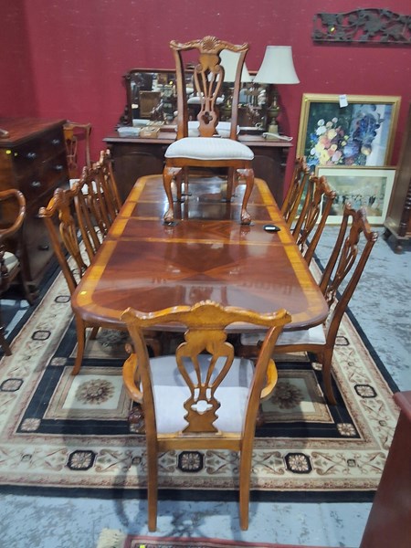 Lot 45 - DINING SUITE