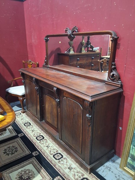 Lot 37 - SIDEBOARD