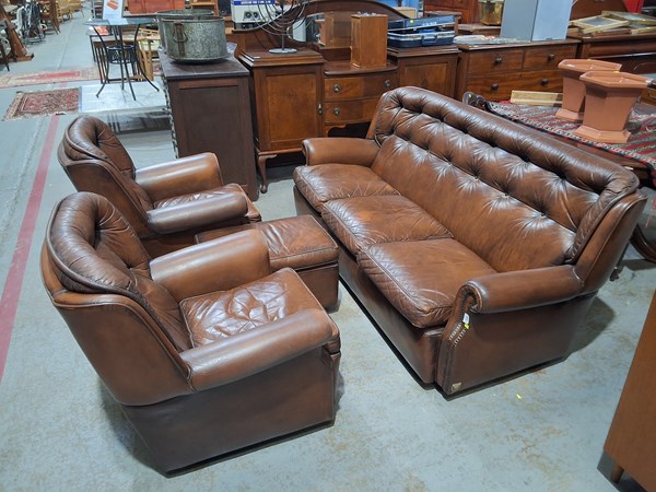 Lot 441 - LOUNGE SUITE