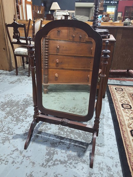 Lot 190 - DRESSING MIRROR