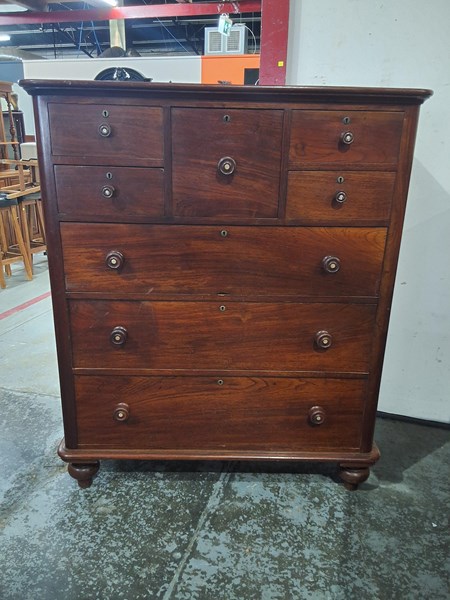 Lot 386 - CHEST OF DRAWERS