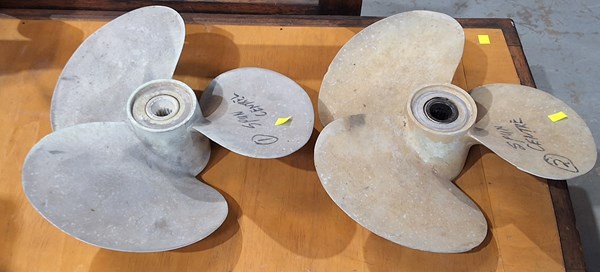 Lot 203 - PROPELLERS
