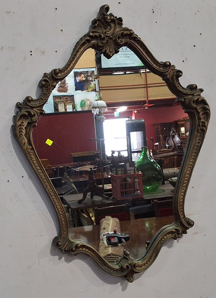 Lot 483 - WALL MIRROR