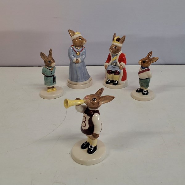 Lot 1147 - BUNNYKINS ROYAL FAMILY