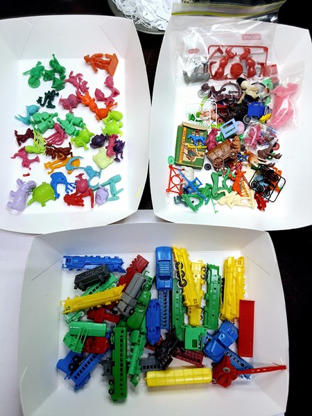 Lot 1217 - CEREAL PREMIUMS