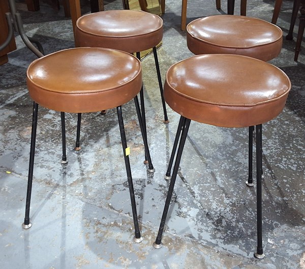 Lot 239 - RETRO STOOLS