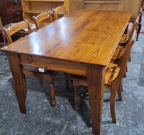 Lot 209 - DINING SUITE