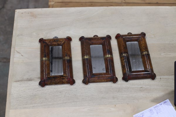 Lot 86 - MIRRORS
