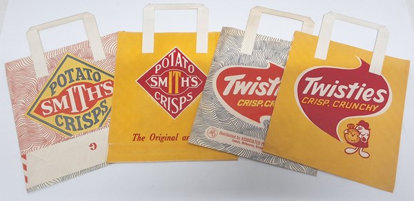 Lot 1213 - SHOW BAGS