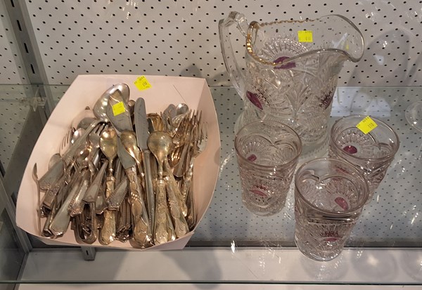 Lot 1326 - SERVINGWARE