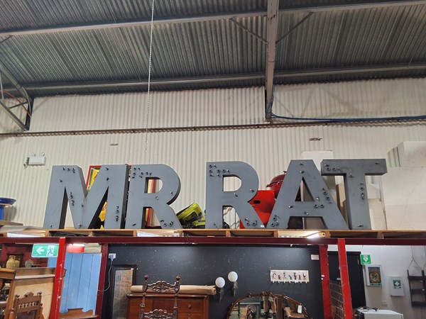 Lot 403 - SIGNAGE LETTERS